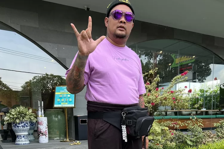 Diselingkuhi, Inara Rusli minta didoakan, Ustaz Derry Sulaiman: Virgoun bukan cowok yang suka main perempuan