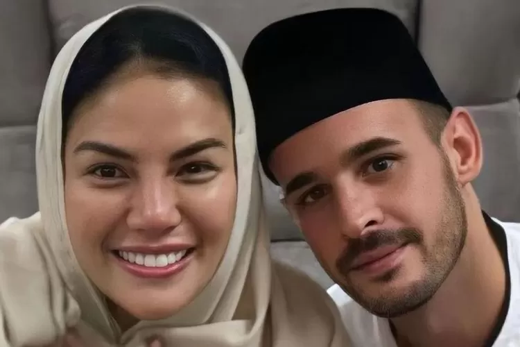 Udah benci banget, Nikita Mirzani minta netizen unfollow Instagram Antonio Dedola, bakal dapet imbalan segini!