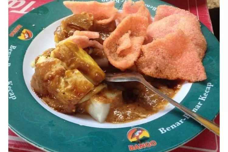 Kupat tahu gempol Bandung, simak sejarah dan cara buatnya, pecinta kuliner wajib cobain di 2 warung ini