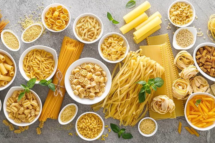 Pecinta makanan Italia? Ini dia 10 jenis pasta yang perlu kamu tahu, no 8 bentuknya jarang banget ditemuin