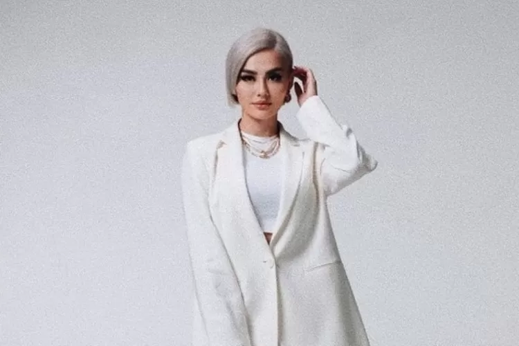 Profil Agnez Mo, penyanyi go internasional dan artis yang paling banyak menerima penghargaan di Asia