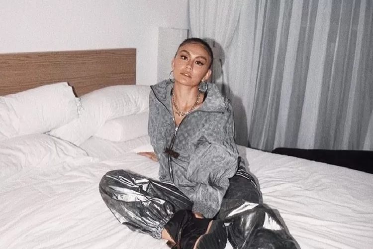 Bukan Adam Rosyadi? Agnez  Mo diramal Hard Gumay bakal didekati pria tulen, begini ciri-cirinya