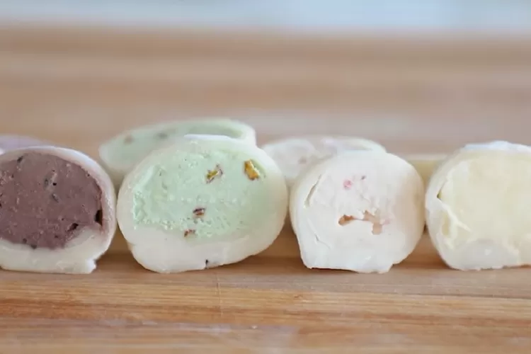 Resep mochi ice cream cuma pakai 4 bahan, peminat dessert Jepang wajib tahu cara buatnya!