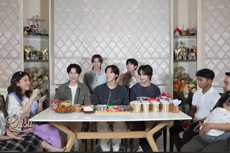 Boygroup WayV melokal di rumah Sarwendah dan Ruben Onsu, ternyata doyan nyicip tahu gejrot!