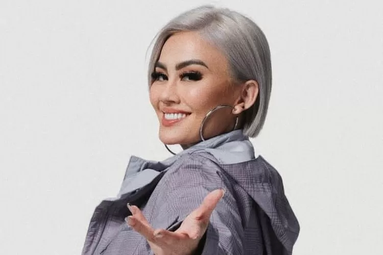 Meski kini terkenal sebagai penyanyi, ternyata inilah cita-cita dan keinginan mulia Agnez Mo sewaktu kecil