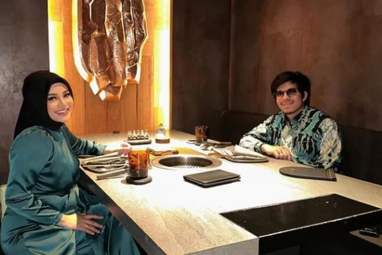 Aurel Hermansyah hamil anak kedua, Atta Halilintar dinner fancy turuti ngidam, netizen soroti hal ini