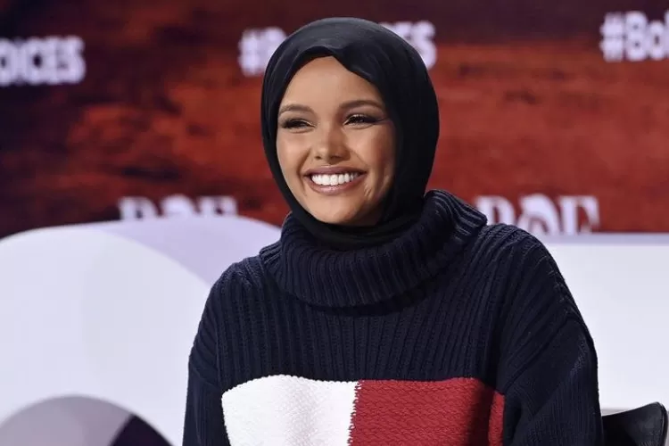 Alasan Halima Aden sempat berhenti jadi model  Hijab saya terus menyusut di setiap pemotretan