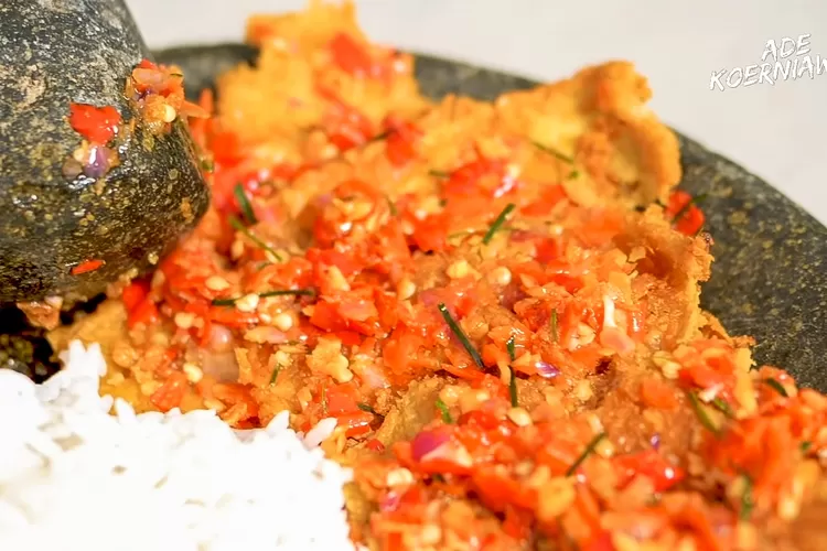 Resep telur krispi geprek sambal bawang ala Ade Koerniawan, menu murah enak dan mengenyangkan