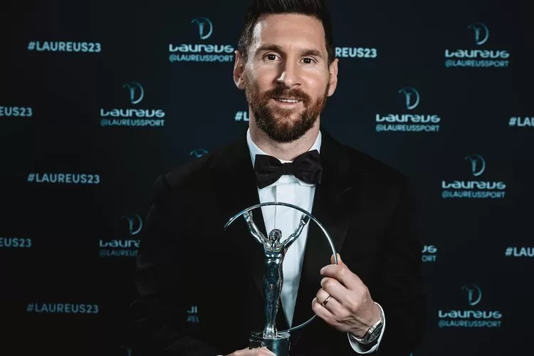 Di tengah rumor kepindahannya dari PSG, Lionel Messi justru mendapatkan penghargaan dari ajang Laureus Award