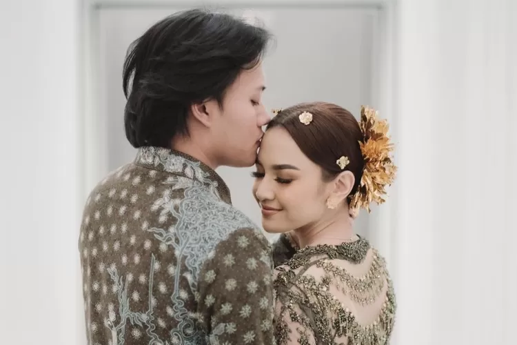 Tunangan dengan Mahalini meski beda keyakinan, Rizky Febian tak peduli omongan orang: Masa bodo!