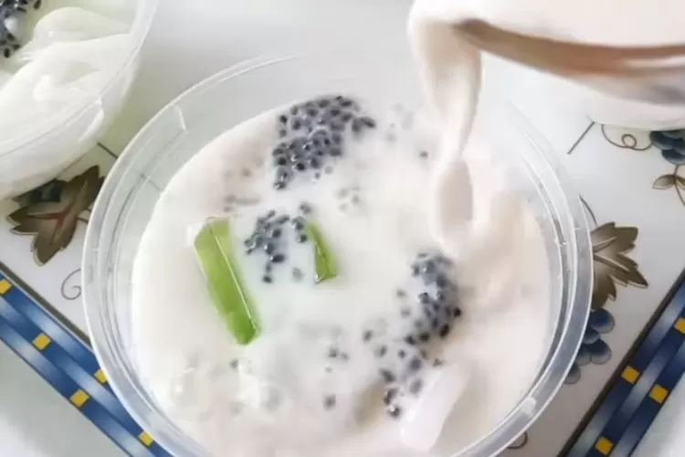 Resep jelly melon coconut milk pakai Nutrijell, segar dan sehat, cocok untuk ide jualan