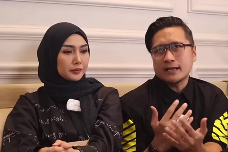 18 Tahun nikah, Arie Untung akui sakit hati gegara Fenita Arie ucap kalimat nyelekit gini: Lu matiin ...