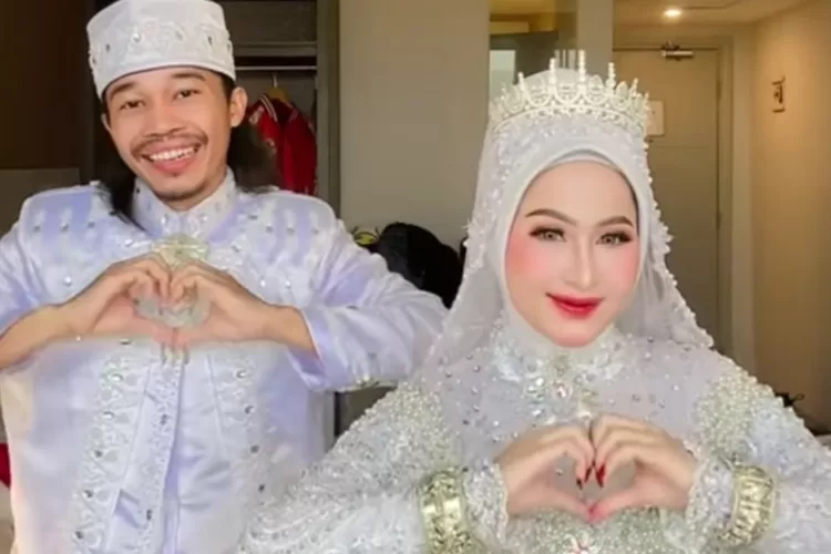 Baim Wong hadiri pernikahan Mulyadi Tiktoker yang terkenal dengan konten dance, paras cantik istri curi atensi