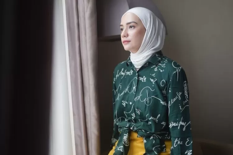 Putri Anne lepas hijab dan ngomong kasar saat live, netizen: Semoga fisik dan jiwanya tetap sehat