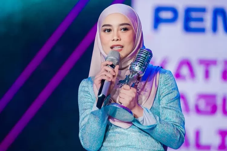 Lesti Kejora berhasil mendapat 4 piala dari SCTV Music Awards 2023, penampilan perdananya menuai banyak pujian