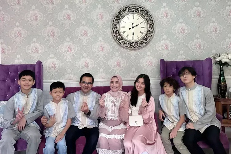 Segan panggil ayah atau papa? Oh ini panggilan tak biasa 2 anak Dine Mutiara ke Sahrul Gunawan: Mereka…