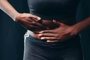 Functional dyspepsia: Gejala sakit perut berulang yang bikin kembung, konon wanita lebih rentan mengalaminya