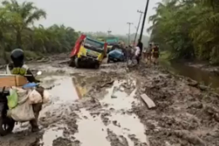 Kondisi Jalan Rusak di Labura Sumatera Utara: Bagaikan Perang Dunia II