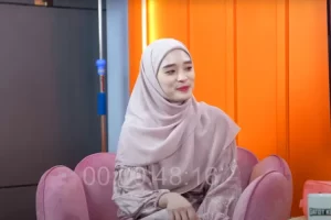 Penjualan skincare capai target, Inara Rusli nyanyi lagu Lihat Aku, ini lirik lengkapnya