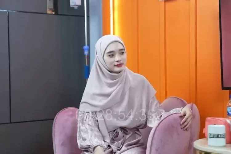 Berderai air mata, Inara Rusli minta anak-anaknya lepas pegangan dari Virgoun: Selain daripada...