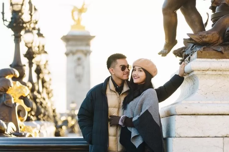 Dibuat takjub, Erina Gudono bongkar kebiasaan romantis Kaesang Pangarep saat malam: Pulang kerja masih...