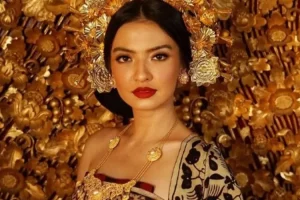 Penampilan Raline Shah di Cannes Film Festival 2023 super elegan, gayanya dengan kebaya biru tuai pujian