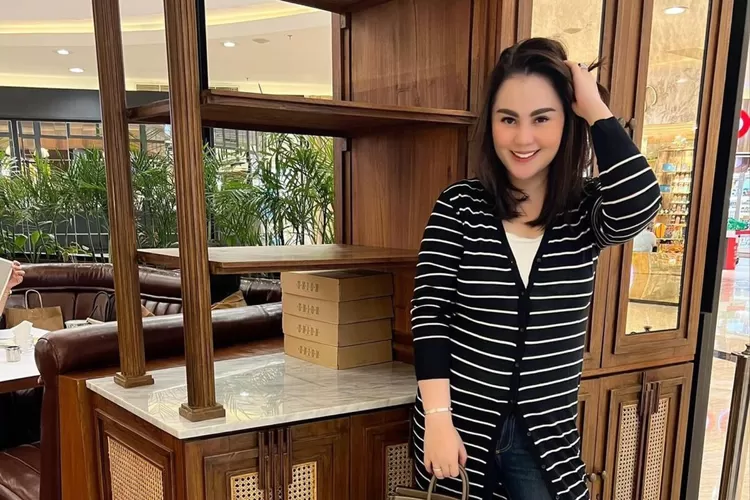 Kembali ke setelan pabrik, Jennifer Dunn tampil tanpa hijab, netizen : Gak betah jadi wanita baik?