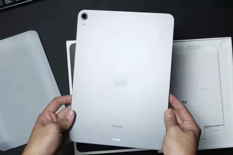 Unboxing iPad Air 5: Kombinasi Tablet Produktivitas yang Terjangkau dan Performa Unggul