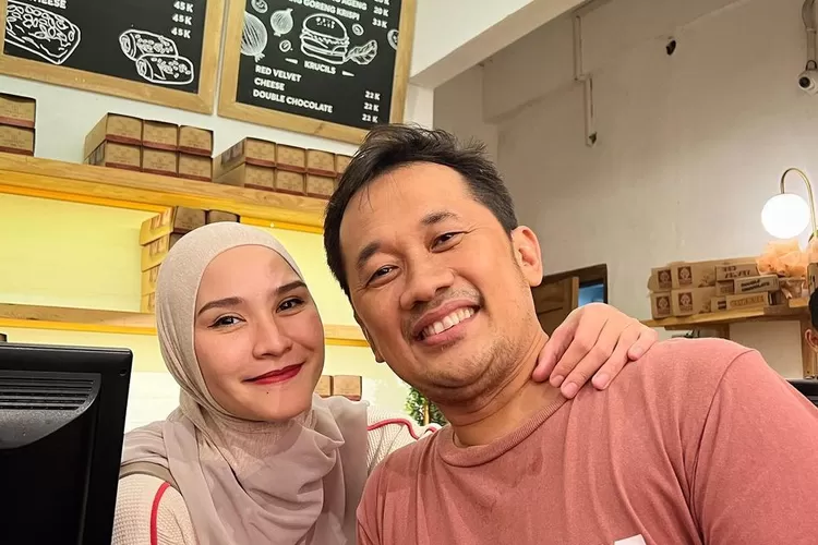 Dadakan kayak tahu bulat, Hanung Bramantyo buru-buru nikahi Zaskia Adya Mecca gegara ini: Paginya syuting...