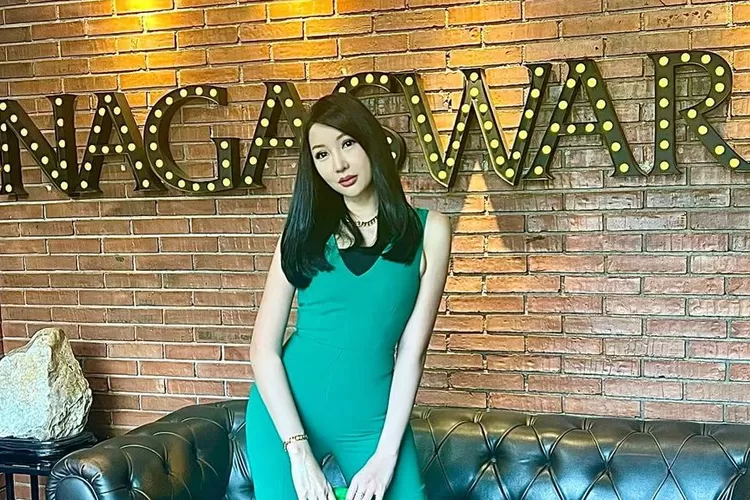 Main Tinder dapat pacar bule ganteng, Lucinta Luna ngaku mendadak diputus via telepon karena hal ini