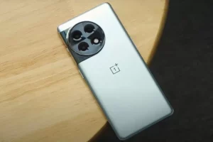 OnePlus 12: Bocoran Fitur Unggulan Termasuk Tiga Kamera dan Pengisian Baterai Super Cepat 100W