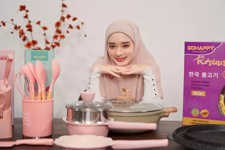 Sukses jadi influencer usai lepas cadar? Selain banjir job, gaya hijab Inara Rusli jadi tren: Ikutan ah