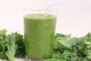 Kaya akan vitamin dan serat, berikut adalah resep dan cara membuat green juice cocok diminum di pagi hari