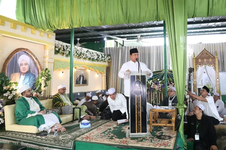 Prabowo Subianto Hadiri Haul Ke-10 Habib Munzir, Tidak Mau Singgung Politik