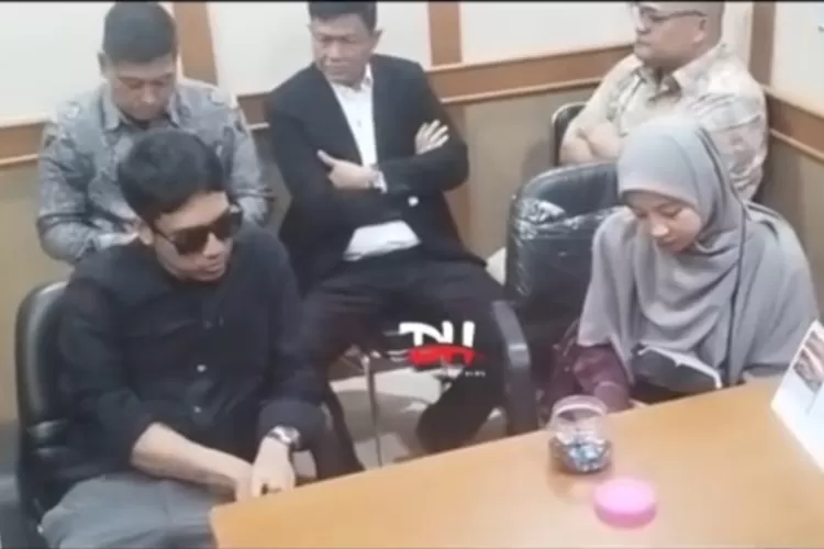 Jalani sidang mediasi bareng Desta, mata sembab Natasha Rizky jadi sorotan, netizen: Nyesek banget liat Caca