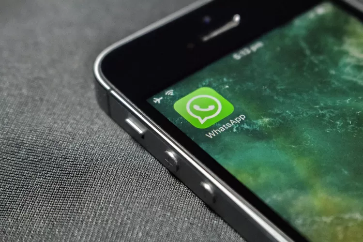 WhatsApp Tengah Kembangkan Fitur Screen Sharing Ala Zoom