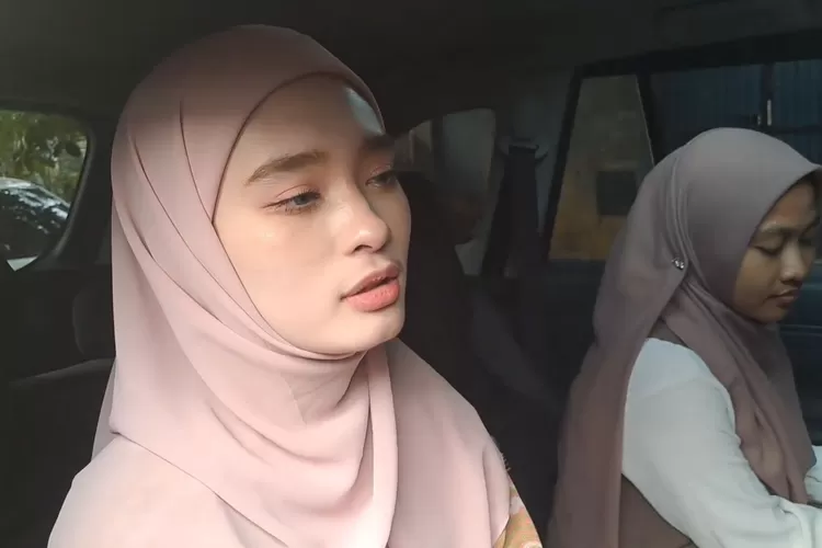 Usai di talak 3, Inara Rusli mengaku sudah banyak yang mendekatinya : mau buka hati..