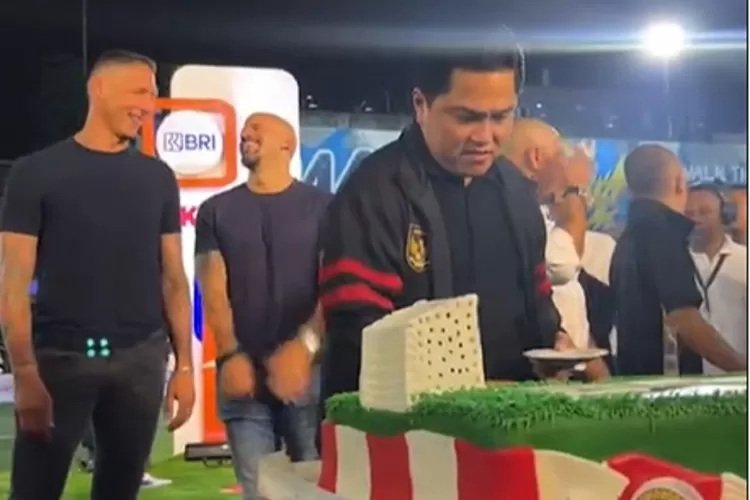 Keren! Ketua PSSI Erick Thohir rayakan ulang tahun bersama 5 legenda sepak bola dunia di Jakarta