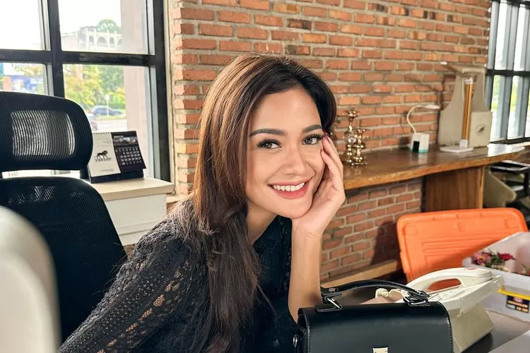 Nama tercatut dalam isu perselingkuhan Fandy Christian, Andi Annisa disebut pengalihan isu dengan pamer pacar