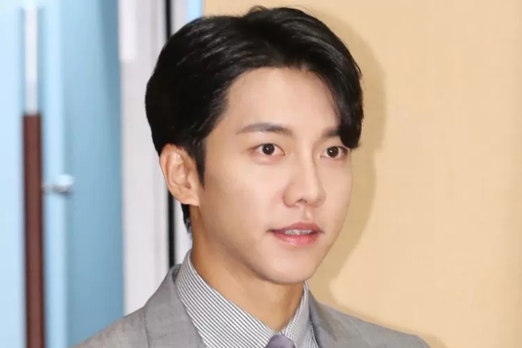 Lee Seung Gi tiba-tiba hapus seluruh postingan Instagram, agensi beri klarifikasi bukan karena diretas, tapi…