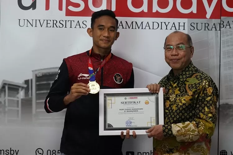 Bikin bangga dengan medali emas SEA Games, Rizky Ridho dapat beasiswa dan bonus dari kampusnya