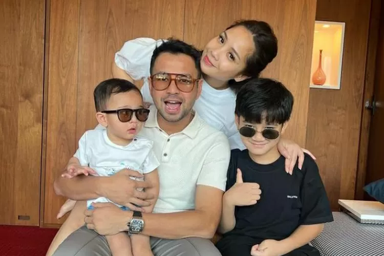 Raffi Ahmad dan Nagita Slavina berangkat haji pada 25 Juni mendatang, Rafathar dan Rayyanza ditinggal?