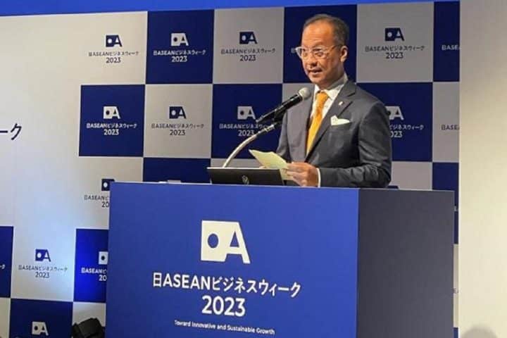 Menteri Perindustrian RI Agus Gumiwang Kartasasmita dalam sambutannya pada acara ASEAN-Jepang Business Week di Tokyo.