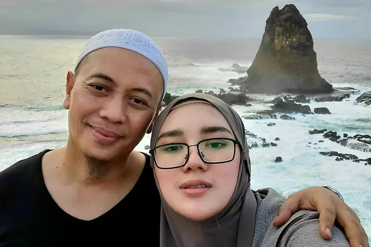 Disebut gak bisa nahan nafsu, bocor obrolan intim Opick dengan Bebi Silvana di malam pertama pernikahan