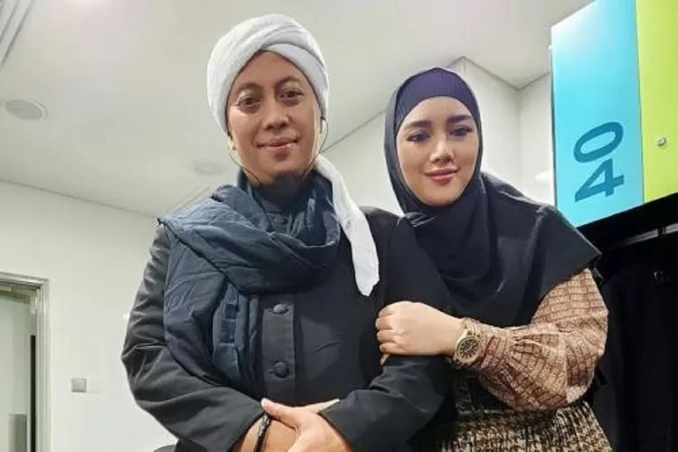 Kedua anak Opick bongkar sifat asli ibu sambung Bebi Silvana hingga katakan ini: Lebih tertekan sama Bebi…