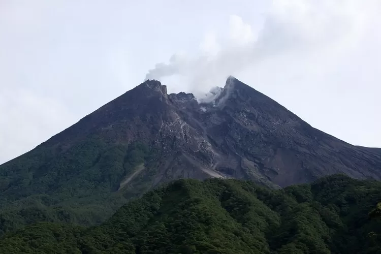 Merapi Catat Adanya 97 Gempa Guguran, Disusul Suara Gemuruh karena Gempa Tektonik