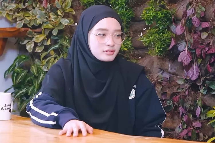 Inara Rusli bekerja meski dalam masa iddah demi biayai anak: Emang kita harus ngemis sama bapaknya terus?