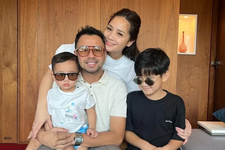 Raffi Ahmad dan Nagita Slavina sering undang artis internasional ke rumah, reaksi Rafathar dicibir: Effortless