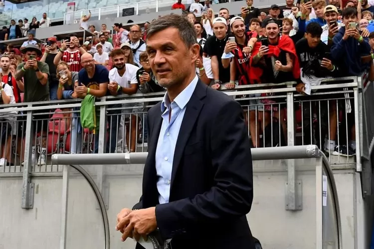 Maldini dipecat dari direktur tehnik AC Milan, ini alasannya