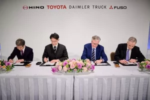 Mitsubishi Fuso dan Hino Motors Resmi Berkolaborasi, Siap Kembangkan Truk Berbahan Bakar Hidrogen